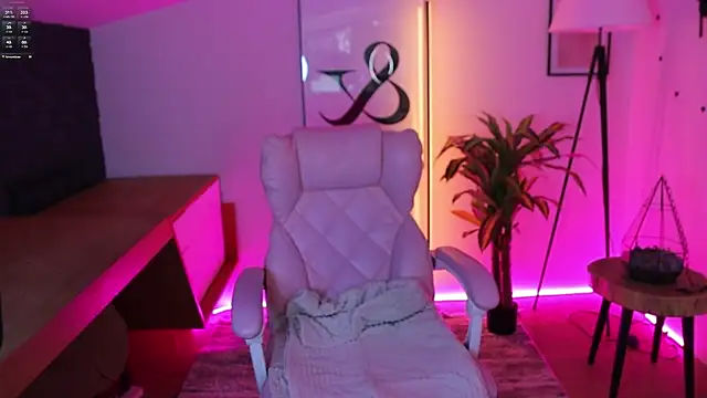 Snapshot of Liil_Peach chatting on 18, 5, 2026 Liil Peach online show from 18, 5, 2026