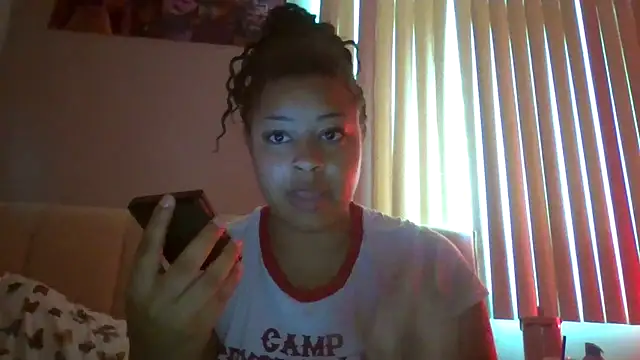 Snapshot of madzbailey chatting on 2, 7, 2026 madzbailey online show from 2, 7, 2026