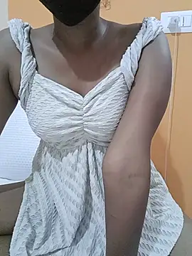 Snapshot of kannadagirlanju852 chatting on 19, 5, 2026 kannadagirlanju852 online show from 19, 5, 2026