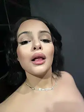 MiaKittyx0 online show from 18, 5, 2026