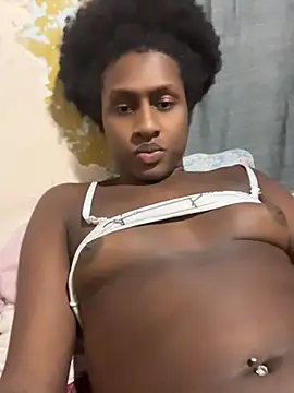 Snapshot of cremelyy chatting on 5, 5, 2026 cremelyy online show from 5, 5, 2026
