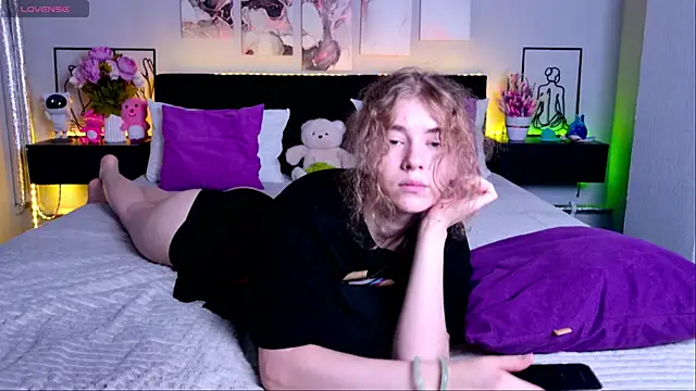 Girl Next Door 18 online show from 27, 6, 2026