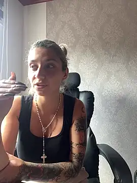 Snapshot of Isabella_varella- chatting on 14, 7, 2026 Isabella varella- online show from 14, 7, 2026