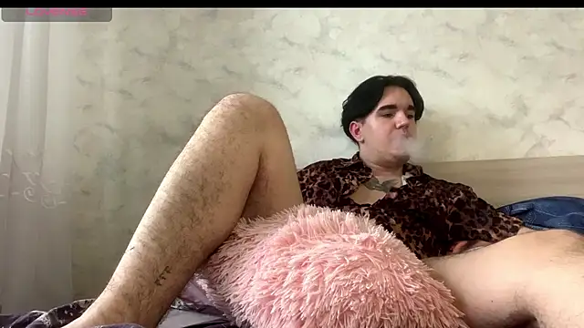 TylerSweet  online show from 10, 4, 2026