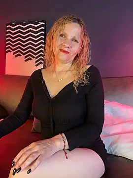 Snapshot of EvangelineLove_ chatting on 1, 6, 2026 EvangelineLove online show from 1, 6, 2026