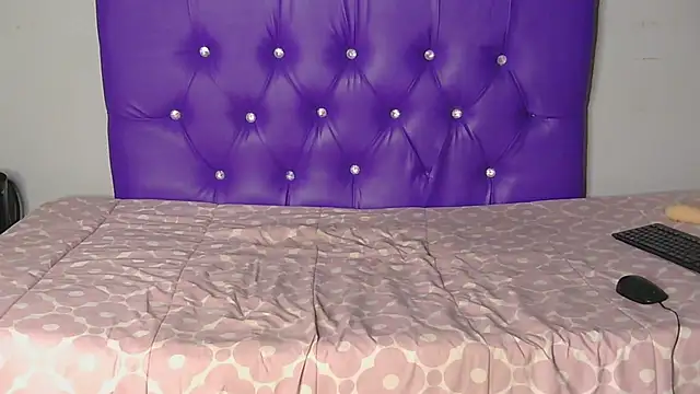Snapshot of ThickGripper chatting on 18, 4, 2026 ThickGripper online show from 18, 4, 2026