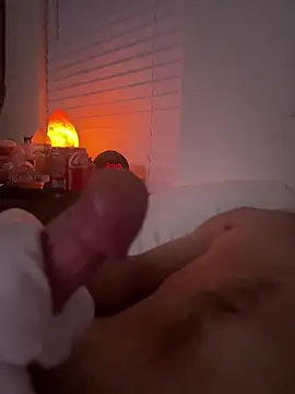 Snapshot of whyitwoof chatting on 6, 4, 2026 whyitwoof online show from 6, 4, 2026