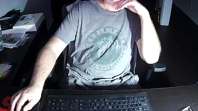 Snapshot of Shalun2000 chatting on 24, 4, 2026 Shalun2000 online show from 24, 4, 2026