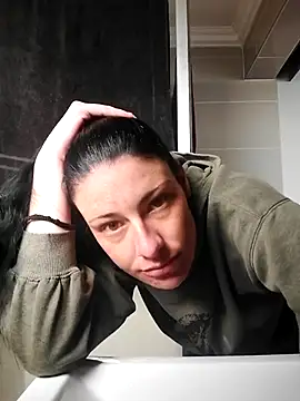 Snapshot of Hildaqii chatting on 25, 6, 2026 Hildaqii online show from 25, 6, 2026