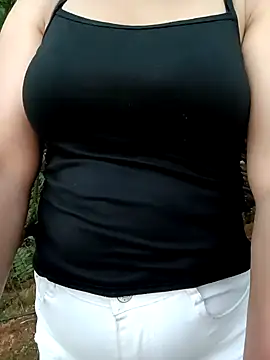 Snapshot of Ya-kun- chatting on 5, 4, 2026 Ya-kun- online show from 5, 4, 2026