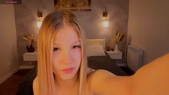 Snapshot of Angelina_Becker chatting on 7, 5, 2026 Angelina Becker online show from 7, 5, 2026