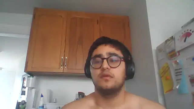 Snapshot of Lpop81020 chatting on 4, 4, 2026 Lpop81020 online show from 4, 4, 2026