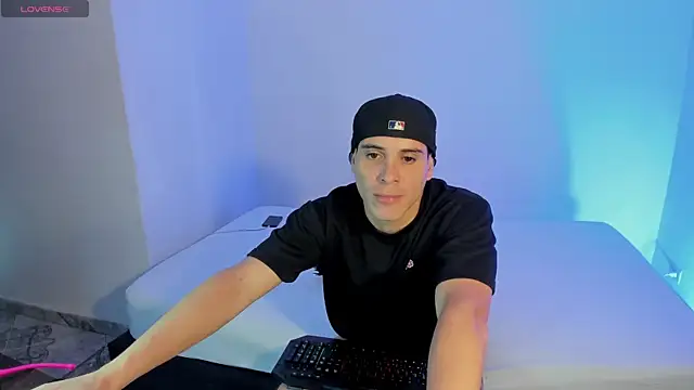 Snapshot of Axel__fierro chatting on 1, 5, 2026 Axel fierro online show from 1, 5, 2026