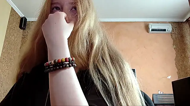 Snapshot of KateVibe_01 chatting on 30, 5, 2026 KateVibe 01 online show from 30, 5, 2026