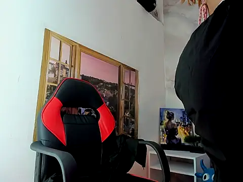 Snapshot of EllyBloom chatting on 6, 4, 2026 EllyBloom online show from 6, 4, 2026