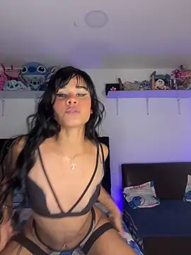 Snapshot of ChloeFox2 chatting on 7, 4, 2026 ChloeFox2 online show from 7, 4, 2026