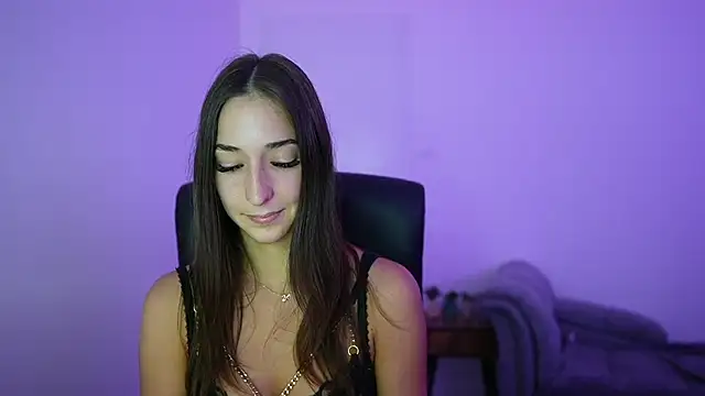 Snapshot of Crystalbrunette18 chatting on 14, 6, 2026 Crystalbrunette18 online show from 14, 6, 2026