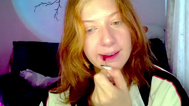 Snapshot of earn_my_lily chatting on 20, 4, 2026 earn my lily online show from 20, 4, 2026