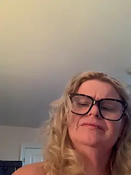 Snapshot of Love_Lee_xo chatting on 12, 5, 2026 Love Lee xo online show from 12, 5, 2026