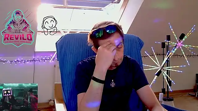 Snapshot of OllyFummler chatting on 1, 7, 2026 OllyFummler online show from 1, 7, 2026