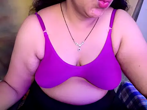 Snapshot of charu-baby chatting on 17, 4, 2026 charu-baby online show from 17, 4, 2026