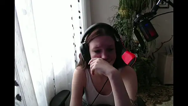 PunyKnee online show from 14, 4, 2026