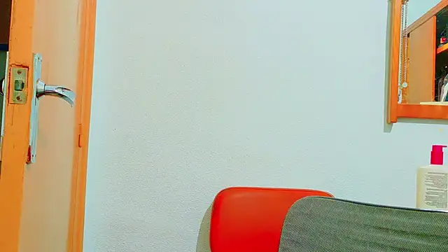 Snapshot of MojaditPussy chatting on 2, 6, 2026 MojaditPussy online show from 2, 6, 2026