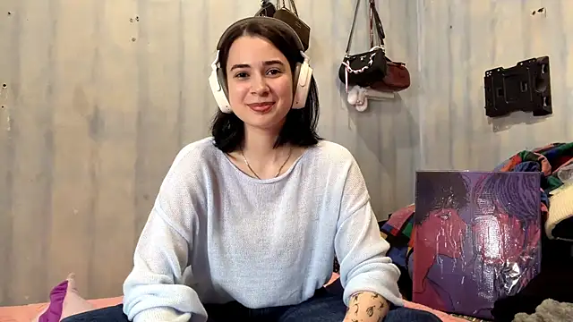 Snapshot of LanoraBilecki chatting on 9, 4, 2026 LanoraBilecki online show from 9, 4, 2026