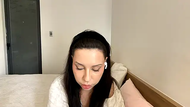 Snapshot of VinitaAskia chatting on 9, 4, 2026 VinitaAskia online show from 9, 4, 2026