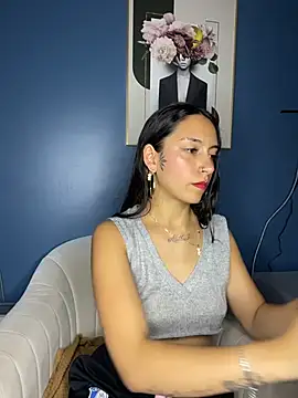 Snapshot of DulceLatinaxo chatting on 8, 4, 2026 DulceLatinaxo online show from 8, 4, 2026