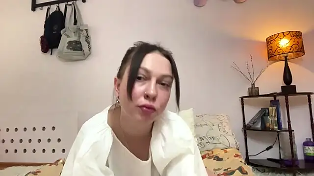 Evelyn Charm online show from 15, 4, 2026