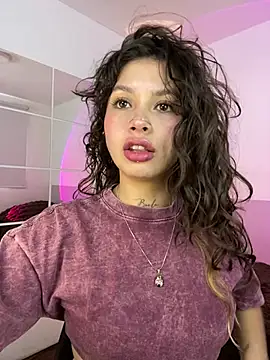 Snapshot of Dreanaa chatting on 8, 5, 2026 Dreanaa online show from 8, 5, 2026