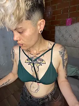 Snapshot of Megan-c chatting on 16, 6, 2026 Megan-c online show from 16, 6, 2026