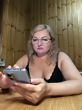 Snapshot of White-Chocolatte chatting on 19, 5, 2026 White-Chocolatte online show from 19, 5, 2026