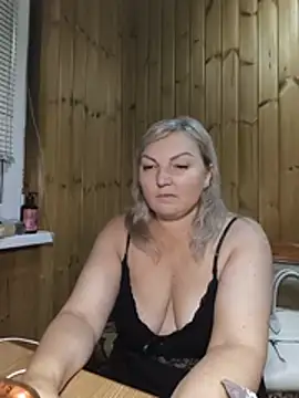 Snapshot of White-Chocolatte chatting on 5, 6, 2026 White-Chocolatte online show from 5, 6, 2026