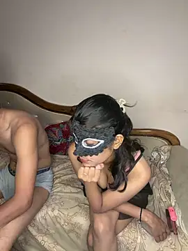 Love Birds00 online show from 10, 4, 2026