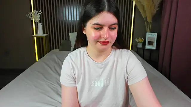 Snapshot of Margaret__Moon chatting on 15, 5, 2026 Margaret Moon online show from 15, 5, 2026