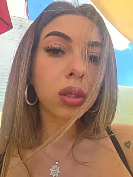 Snapshot of AylinRosee chatting on 11, 7, 2026 AylinRosee online show from 11, 7, 2026