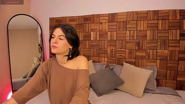 Snapshot of freyaa__1 chatting on 25, 6, 2026 freyaa 1 online show from 25, 6, 2026