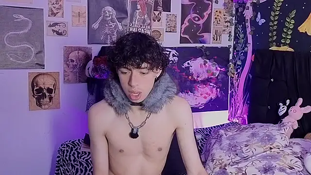 Snapshot of Otter_Moon chatting on 19, 5, 2026 Otter Moon online show from 19, 5, 2026