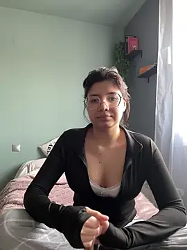 Snapshot of TopangaOlsen chatting on 10, 4, 2026 TopangaOlsen online show from 10, 4, 2026