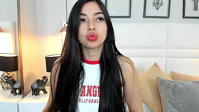 Snapshot of Melody__blake chatting on 19, 4, 2026 Melody blake online show from 19, 4, 2026