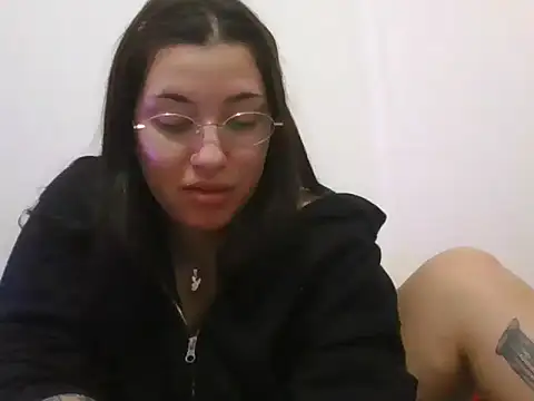 Snapshot of cherryxxox chatting on 17, 4, 2026 cherryxxox online show from 17, 4, 2026
