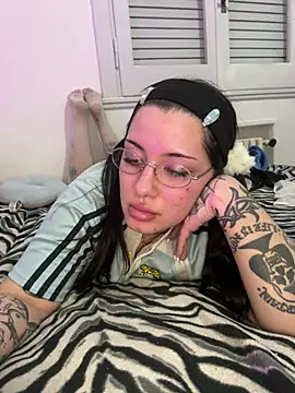 Snapshot of cherryxxox chatting on 23, 6, 2026 cherryxxox online show from 23, 6, 2026
