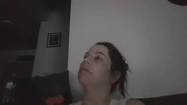 Snapshot of lily1982 chatting on 28, 4, 2026 lily1982 online show from 28, 4, 2026