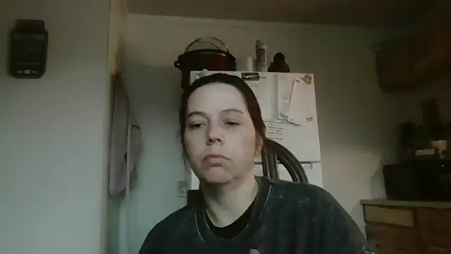 Snapshot of lily1982 chatting on 5, 5, 2026 lily1982 online show from 5, 5, 2026