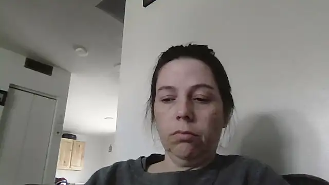 Snapshot of lily1982 chatting on 8, 5, 2026 lily1982 online show from 8, 5, 2026