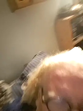 ChrisMtl83 online show from 8, 4, 2026