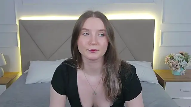 ArianaMilss online show from 13, 5, 2026