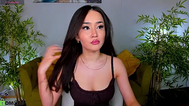 Snapshot of Riddle_Lay chatting on 24, 4, 2026 Riddle Lay online show from 24, 4, 2026